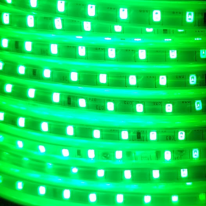 CINTA LED VERDE 2835 CON ADHESIVO INTERIOR EXTERIOR CORTE CADA 10CM