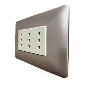 Enchufe Triple Puenteado 10A 250V (Champagne) de alta calidad