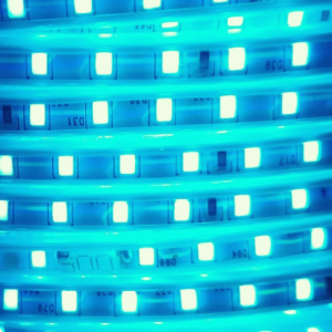 CINTA LED 220V AZUL HIELO 2835 INTERIOR EXTERIOR CORTE CADA 1 METRO