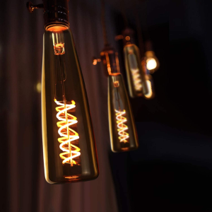 AMPOLLETA E27 LED T300 MODELO BOTELLA FILAMENTO 4W 2700K
