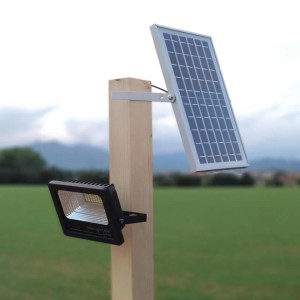 FOCO SOLAR 25W 3.2V CON PANEL SOLAR Y CONTROL REMOTO