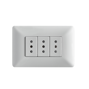 Enchufe Triple 10A 250V STANFORD