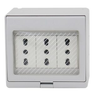 Hydrobox con Enchufe Triple 10/16A